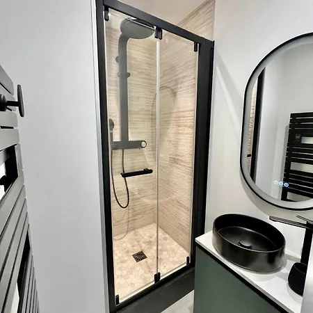 Appartamento Lillehosts 2, Vieux Lille, Ac, Newly Renovated Modern Apartment, Perfectly Located *